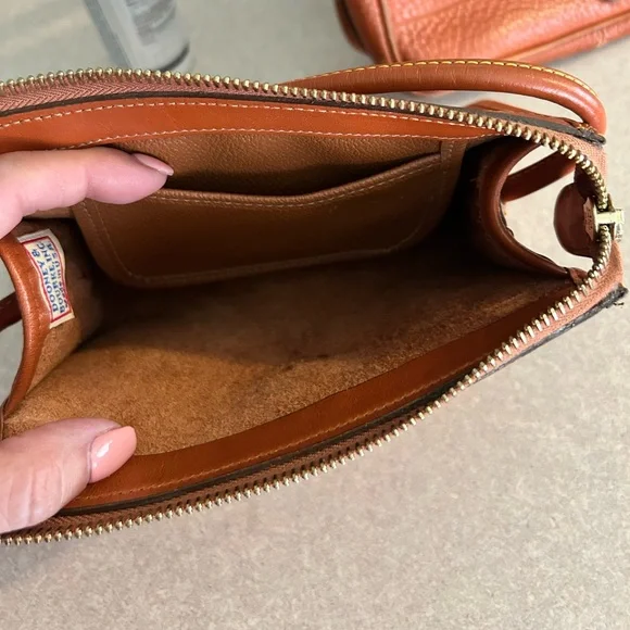 Dooney & Bourke small vintage Crossbody Bag - Picture 2 of 4